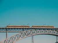 Porto’s Postcard Perfect Pair – Cais da Ribeira & Luís I Bridge