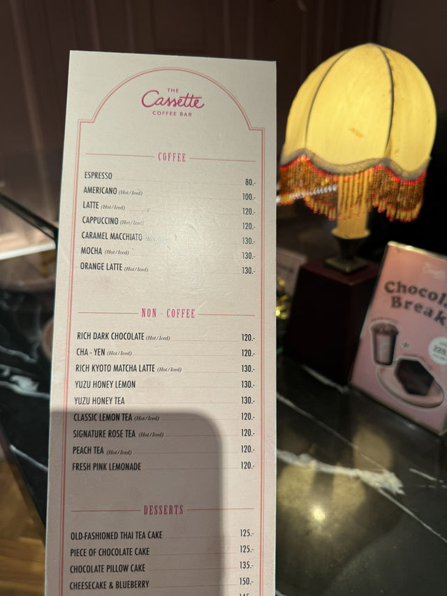 【タイ🩷超可愛い💕ピンクのカフェ】📍 The Cassette Coffee Bar (ザカセットコーヒー バー)