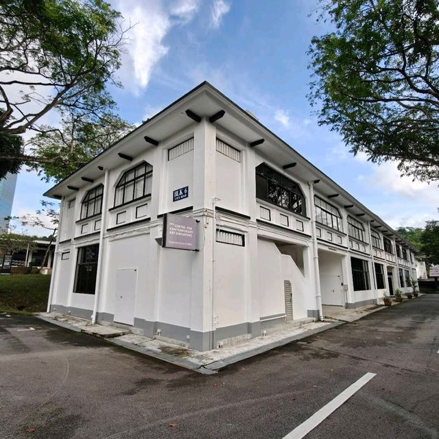 Gillman Barracks (Free art galleries)