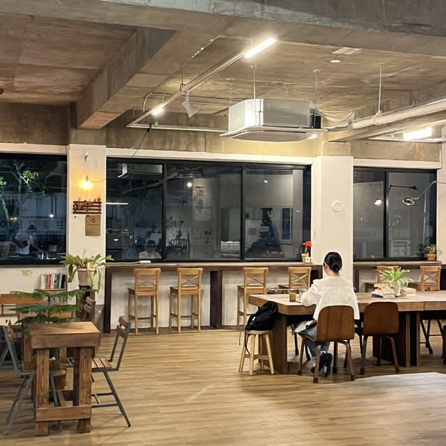 청주 독립서점 북카페 해호미 저녁에도 좋아😆