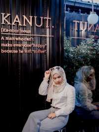 Kanut House (คณุตม์ เฮาส์)