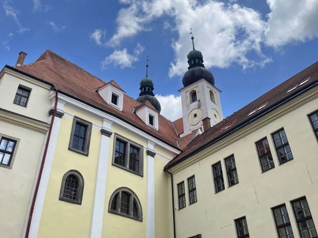 Telč: A Renaissance Fairytale & The "Town of Love"! 🇨🇿🏰