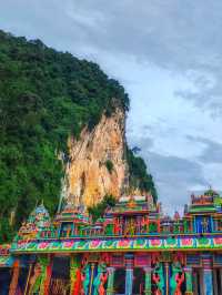 Batu Caves Temple: A Kaleidoscope of Culture and Cliffs