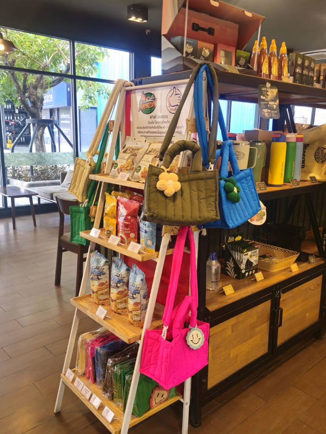 🌿 Amazon คาเฟ่สายกรีน @ ปตท. เส้นลงหาดบางแสน 🌿