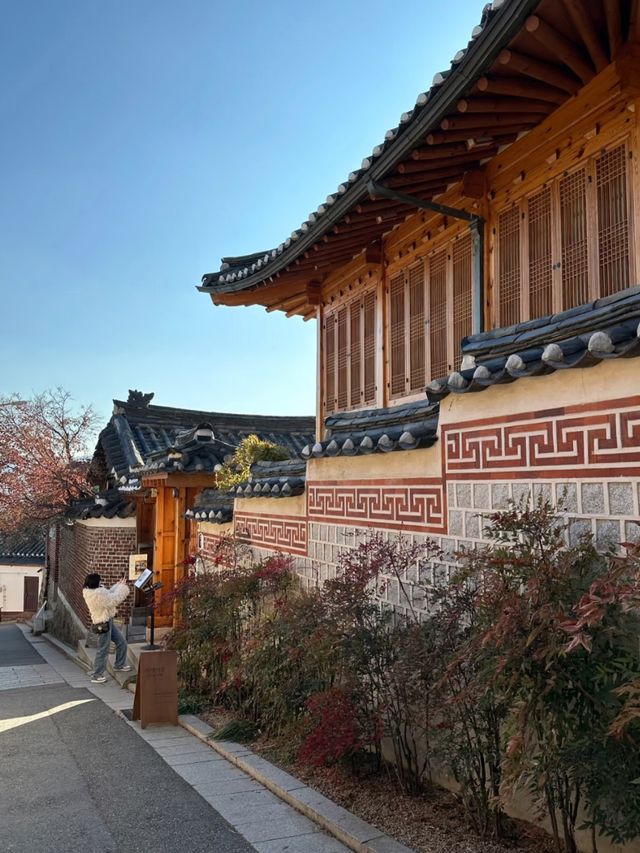 Explore Old Seoul in Bukchon Hanok Village