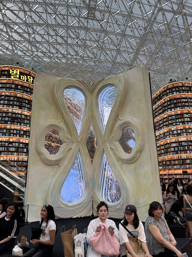 韓國首爾星空圖書館（韓劇：青春紀錄拍攝地點）