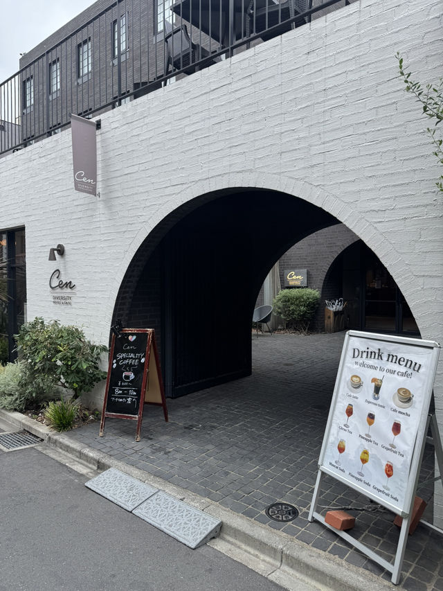 実は宿泊していない人でもカフェなら利用できるって知ってた？朝カフェにも夜カフェにもおすすめな海外風カフェ🫣🧡
