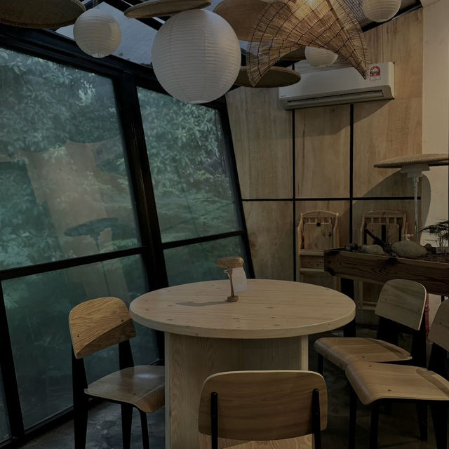 Modern Minimalism & Comfort Food – My Visit to Woo! Cafe, Kota Kinabalu (Lorong Dewan)