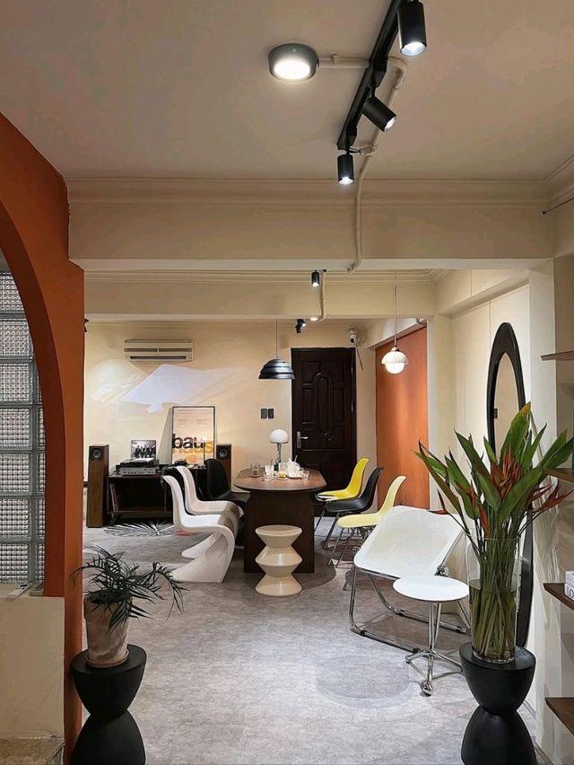 9room Cafe & Decor