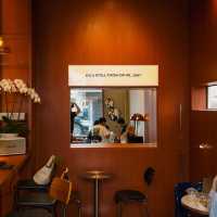 Lie Awake Cafe – คาเฟ่ลับในปั๊มน้ำมัน 