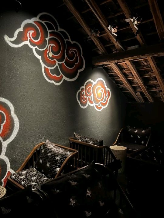 Hai Cốc Pub doesn’t