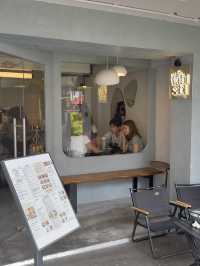Lunch At Everton Park’s Calmest Corner: Where Aesthetic Meets Appetite  
