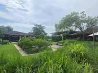 ANdAZ พัทยา โรงแรมในสวน ริมทะเล