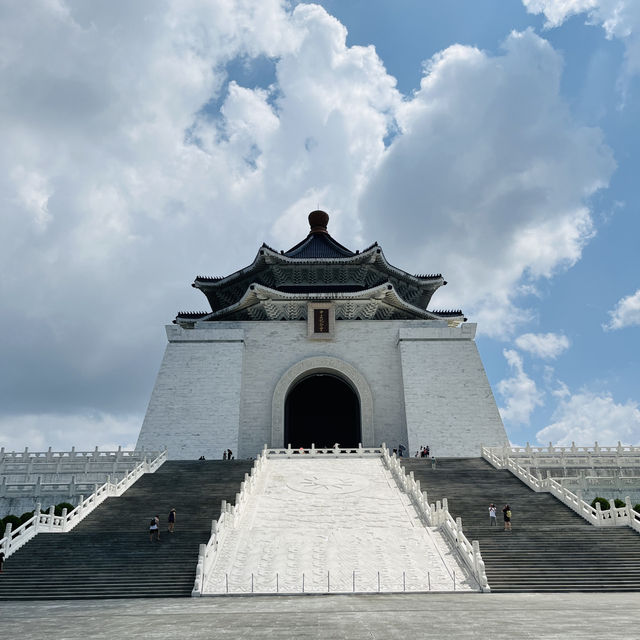 🏛️ Freedom Square in Taipei Is Where Architecture and Meaning Collide 🏛️ Freedom Square in Taipei Is Where Architecture and Meaning Collide