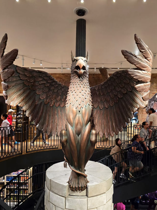 A Magical Must-Visit: World’s Largest Harry Potter Store in NYC 🧙‍♂️🪄🗽