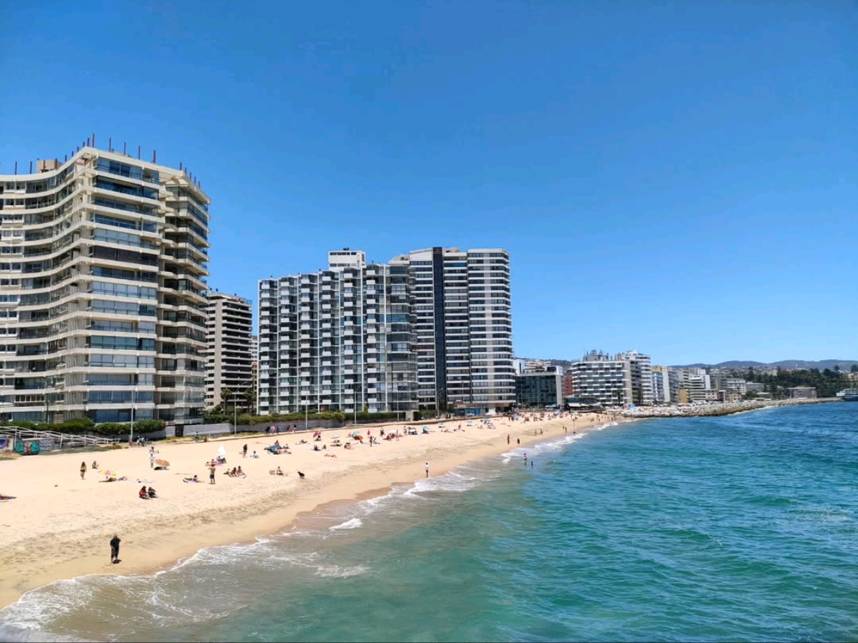比尼亞德爾馬：海濱漫步與優雅氛圍