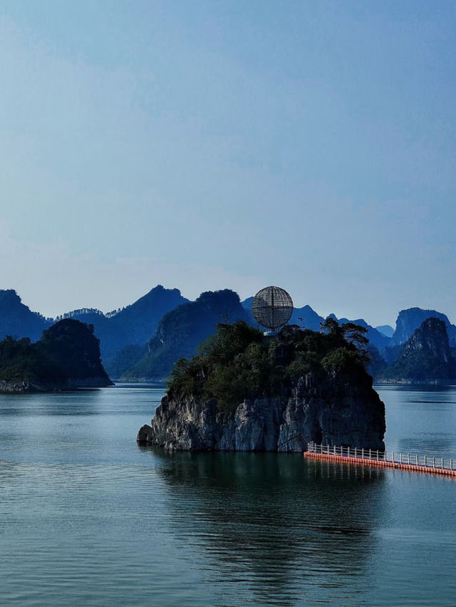 Dalong Lake — Where Mountains Meet Waters