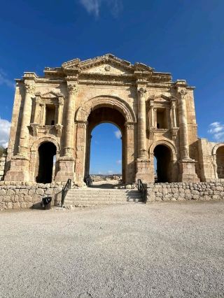 Exploring the Ancient Splendor of Jerash