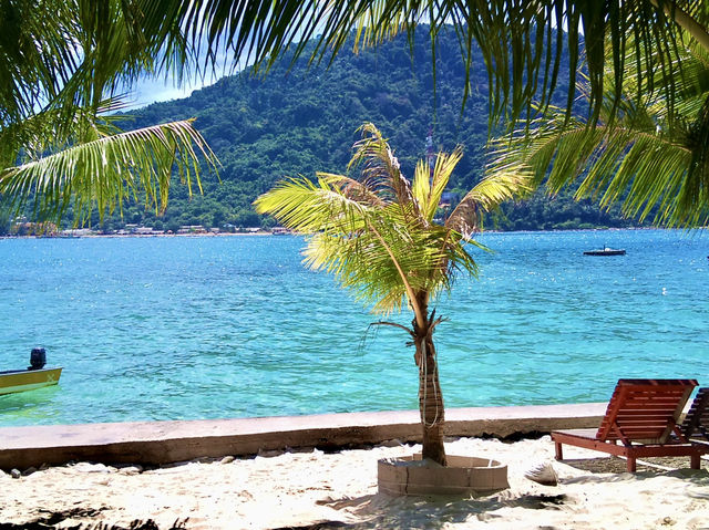 Paradise of Turquoise Waters & White Sands: 