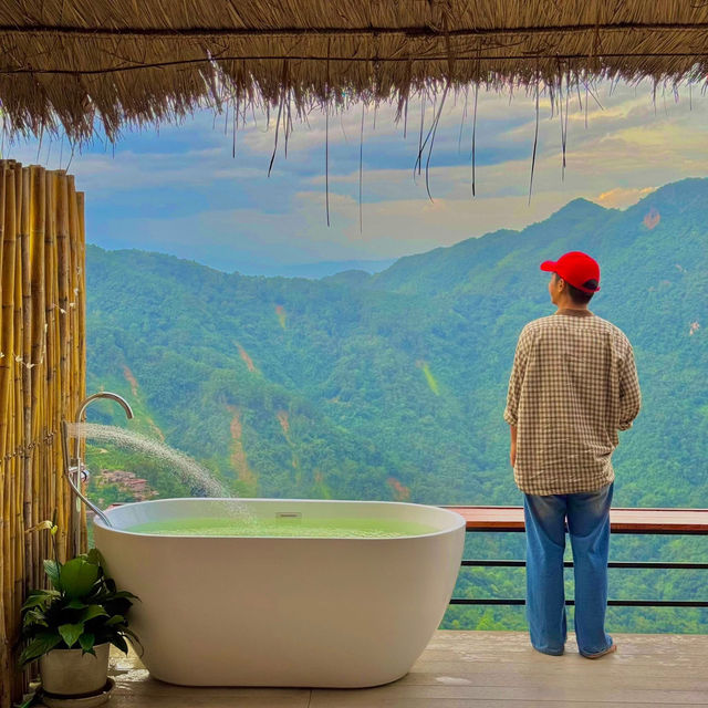 ที่พักผาฮี้ที่วิวโคตรสวย นอนแช่อ่างน้ำฟินๆ ⛰️🛁