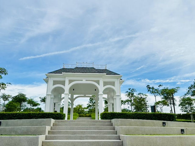 Breathe. Explore. Unwind — at Eco Majestic City Park! 