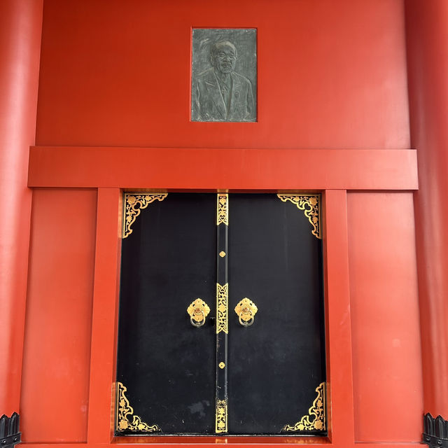 Guardian of Treasures: The Hōzō-mon Gate at Sensō-ji 🏮