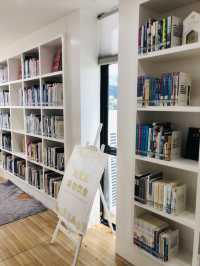 成間教堂💒的圖書館📚