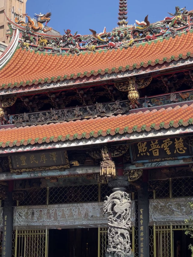 ⛩️ 대만의 평온한 순간, 타이베이 용산사 🌿