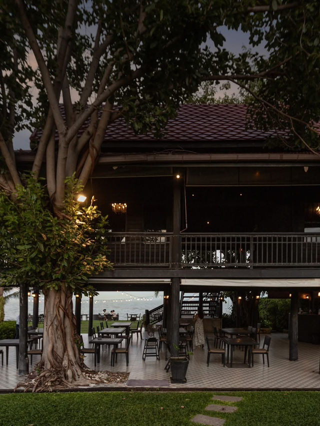 Baan Dum Oceanfront Seafood