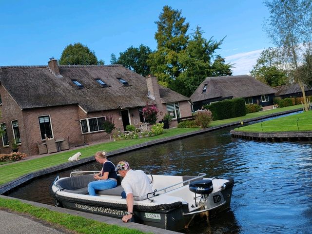 Giethoorn: A Unique Boating Experience