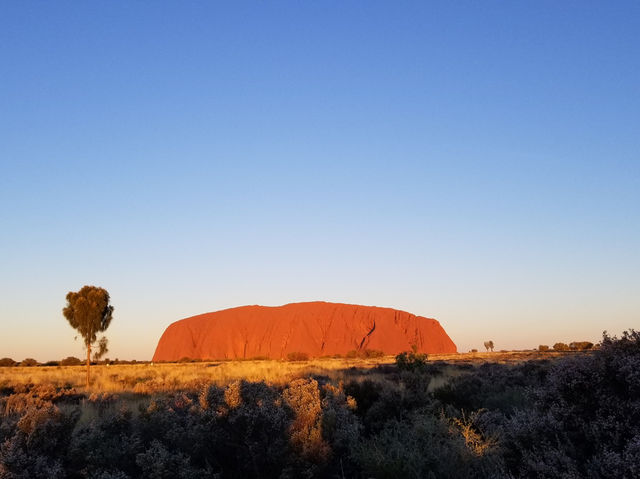 鳥魯魯(Uluru)的日與夜:澳洲之心的三種玩法 鳥魯魯(Uluru)的日與夜:澳洲之心的三種玩法