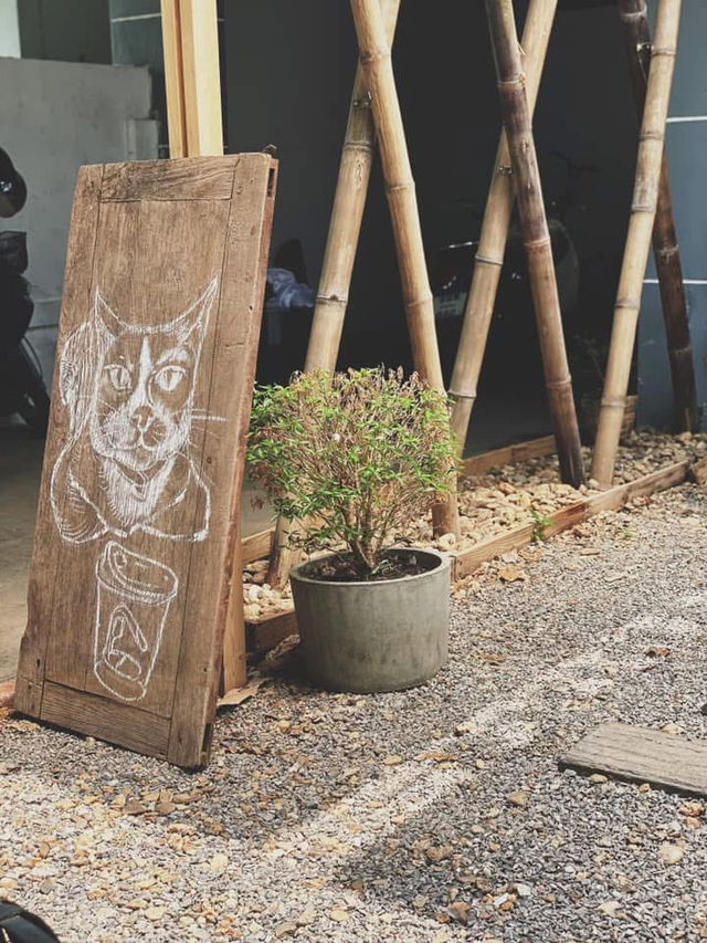 Holy Mood Cafe 🌲
