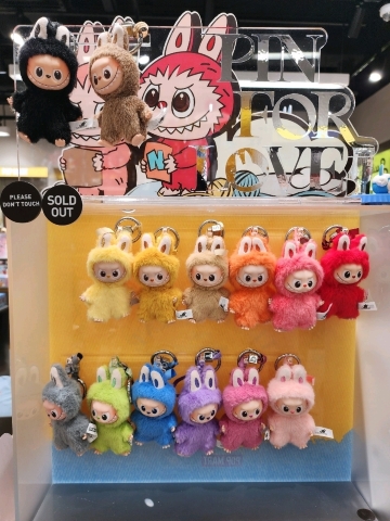 バンコク🇹🇭】LABUBU探しならPOP MART🐰 | Trip.com バンコク