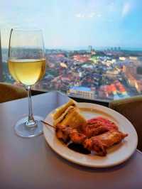 Easy Access to Melaka’s Spot, Comfortable Stay with Stunning City Views at Dusit Princess Melaka.