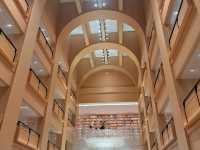 2025.8月初夏季夜晚徐家匯書院