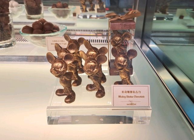 🍫☕ รีวิวคาเฟ่ขนมช็อกโกแลตในโรงแรมสุดน่ารัก!