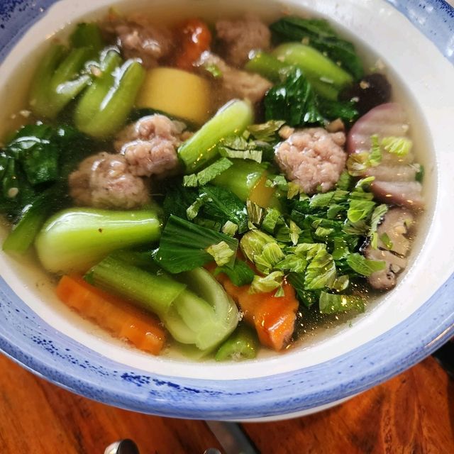 Waterfall Views & Foodie Dreams: Chom Thong’s Must-Try Eats 🇹🇭🌄