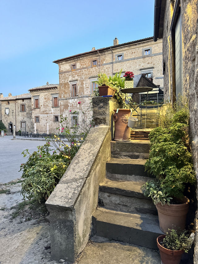 하늘 위에 떠 있는 듯한 성채, 라퓨타의 신비로운 세계