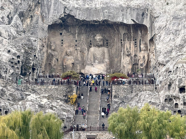 ประทับสุดขีด ที่ถ้ำหลงเหมิน เมืองลั่วหยาง ประทับสุดขีด ที่ถ้ำหลงเหมิน เมืองลั่วหยาง