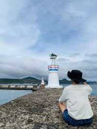 《星砂灣的雙燈塔海景，美得像沖繩一樣迷人》