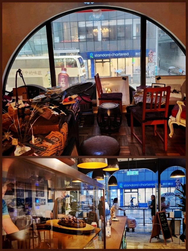 罅縫中的西伯利亞皮草大廈和Chocolux📸 罅縫中的西伯利亞皮草大廈和Chocolux📸