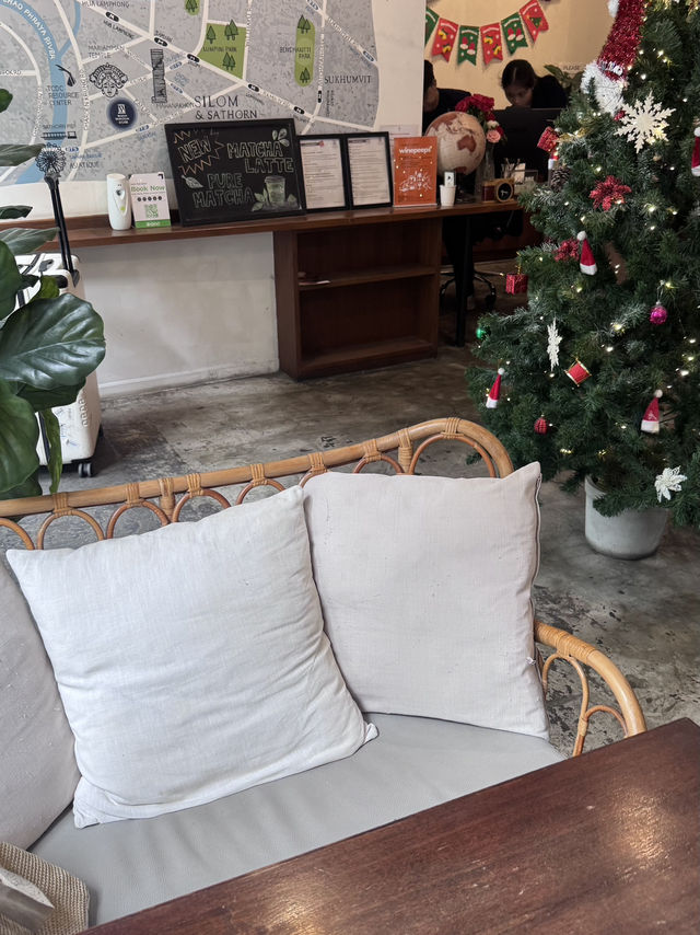 🪟 Warm Window Silom 