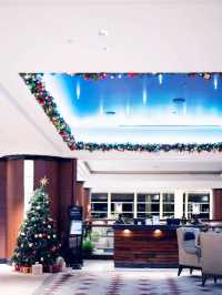 Festive Lobby Magic🎄
