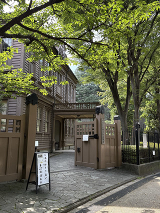 東京都美術館 — 仲未入去已經感受到藝術氣息 🎨