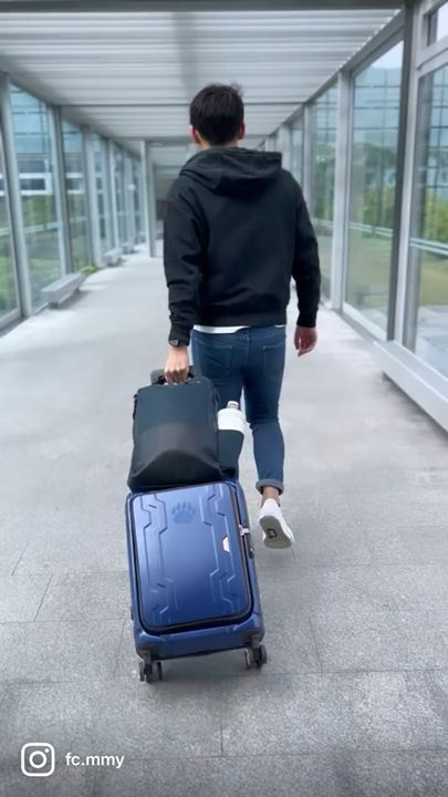 “On the way to Malmö — journey through the beautiful Scandinavian landscape.” 🚆🇸🇪
