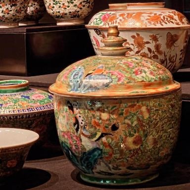 時代を超える究極の美：ベンジャロン焼と宮廷陶磁器の極み。 | Trip