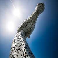 The Kelpies & The Helix： 🐴✨  蘇格蘭的現代神話，令人 awe-struck 的馬匹雕塑！