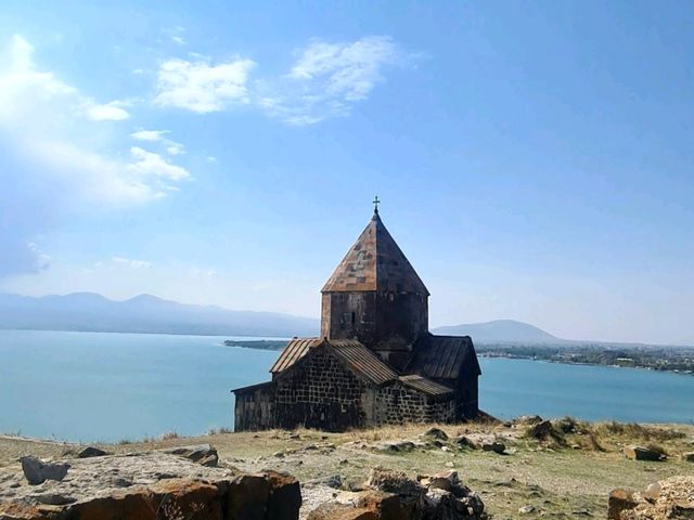 ​🇦🇲 Севанаванк: Древняя магия на берегу «голубого ока» Армении