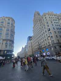 The vibe of Madrid in a couple of pictures. 