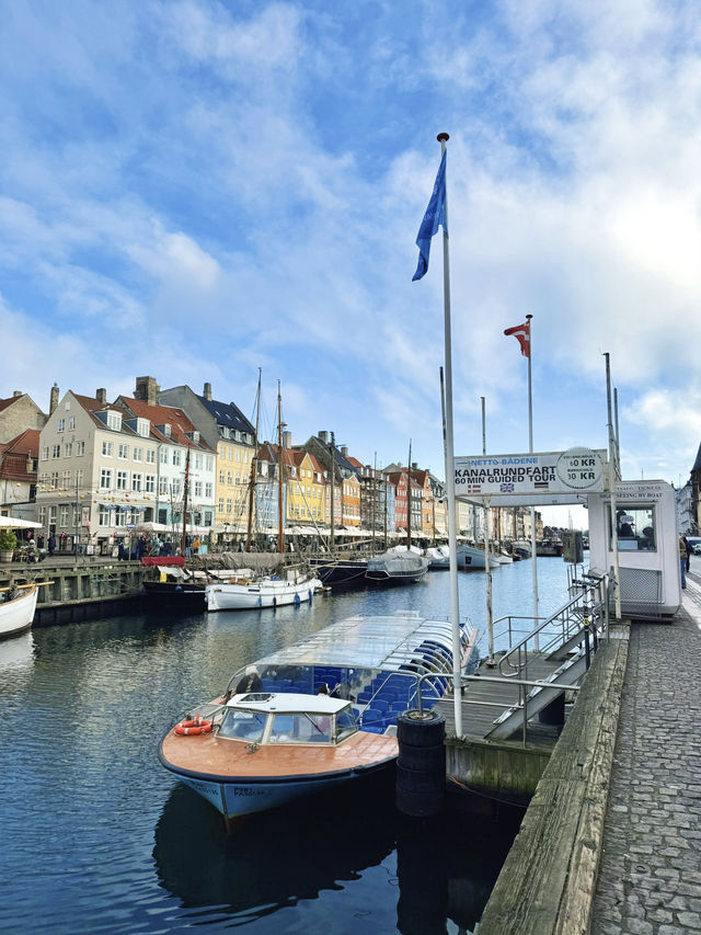 Stunning Canal Views at Nyhavn⛵️